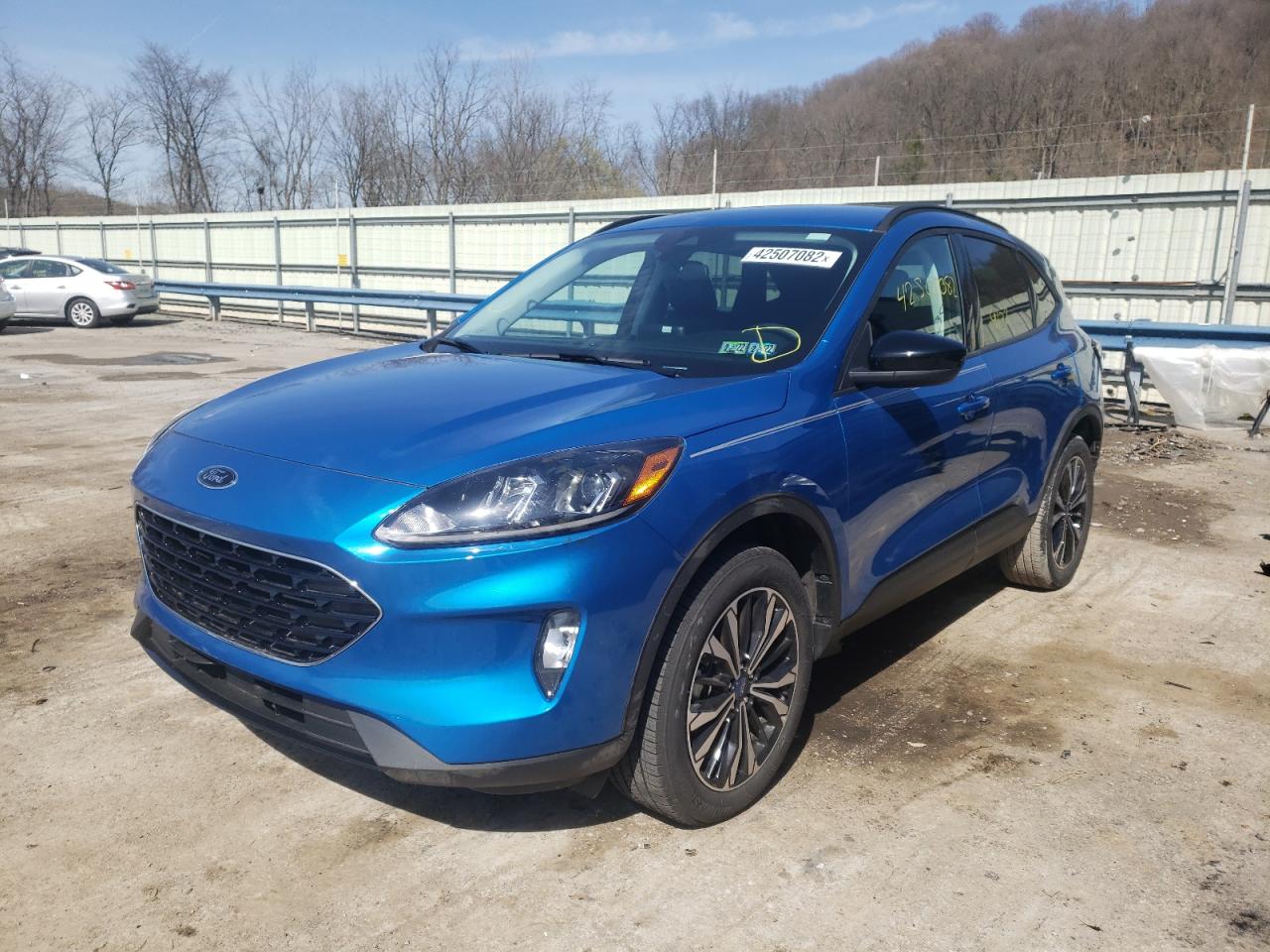 Photo 2 from auction – 2021 FORD ESCAPE SEL with VIN 1FMCU9H91MUA24486