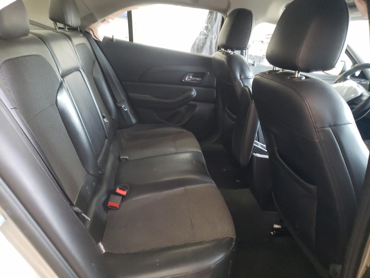 Photo 6 from auction – 2016 CHEVROLET MALIBU LIM with VIN 1G11C5SA3GF157830