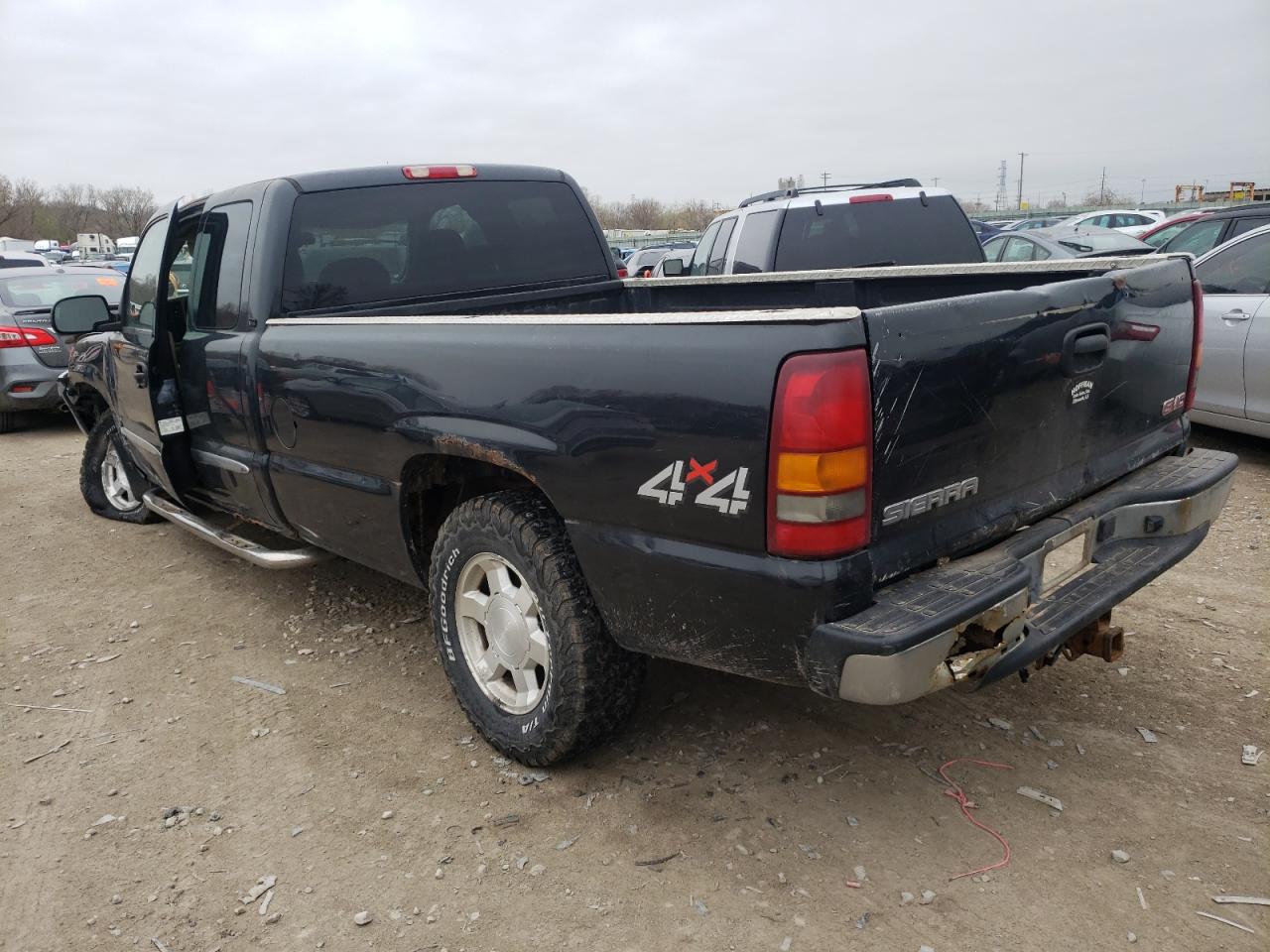 Photo 3 from auction – 2003 GMC NEW SIERRA with VIN 1GTEK19T93E304356