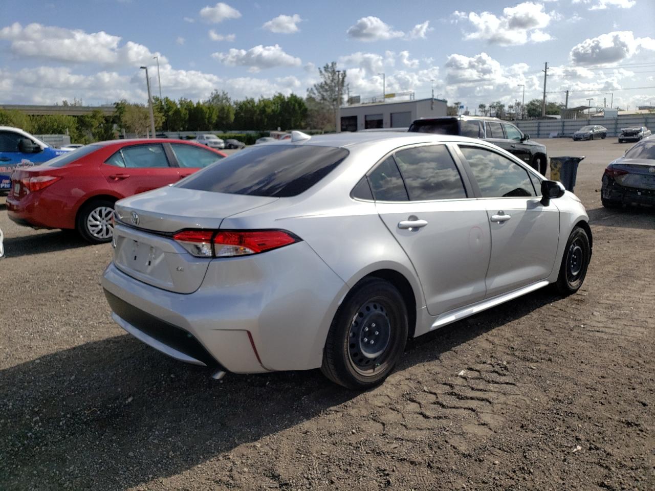 Photo 4 from auction – 2021 TOYOTA COROLLA LE with VIN JTDEPMAE7MJ131817