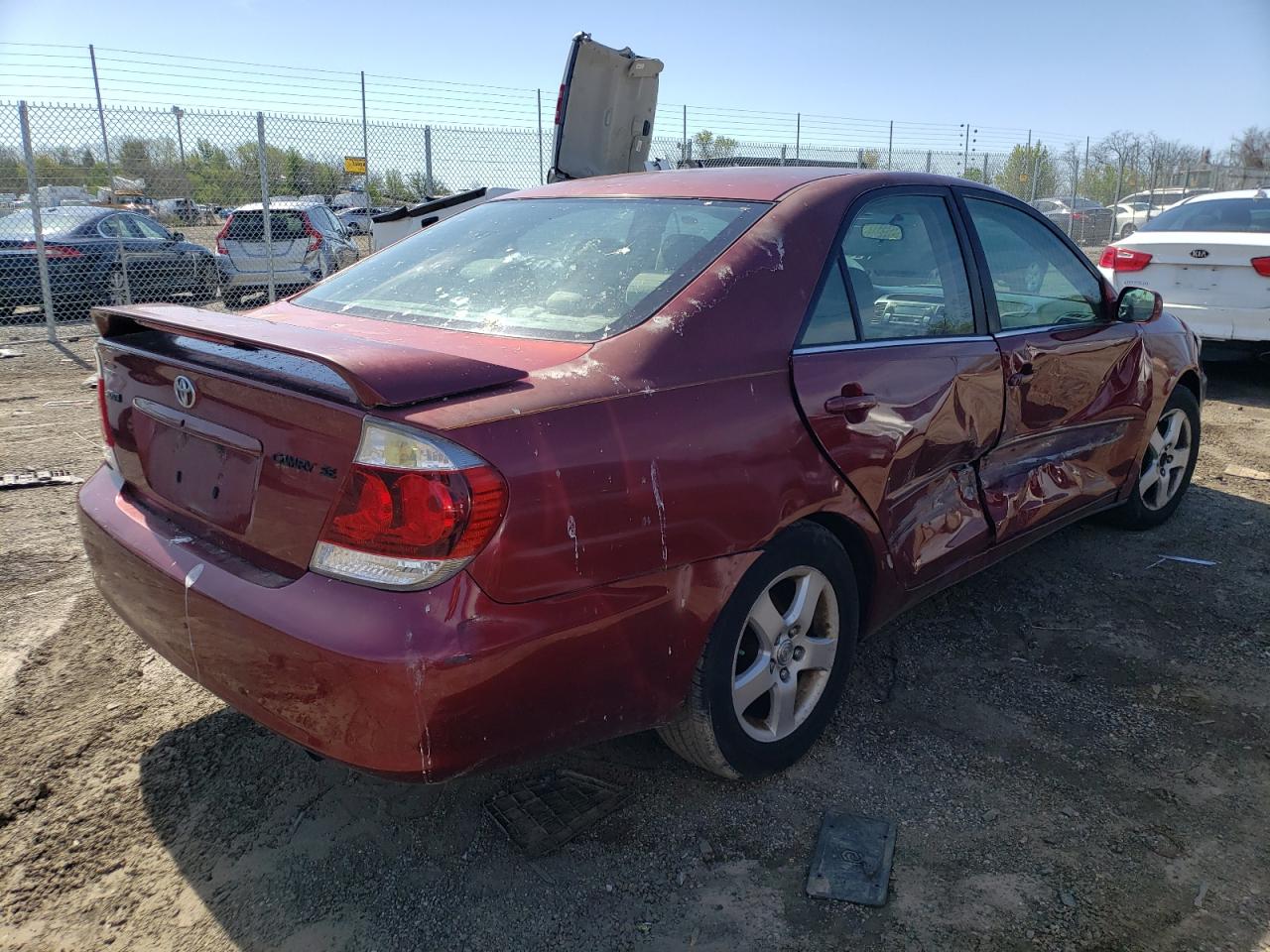 Photo 4 from auction – 2005 TOYOTA CAMRY LE with VIN 4T1BE32K85U067032