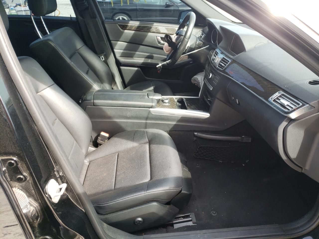 Photo 5 from auction – 2016 MERCEDES-BENZ E 350 with VIN WDDHF5KB7GB264737
