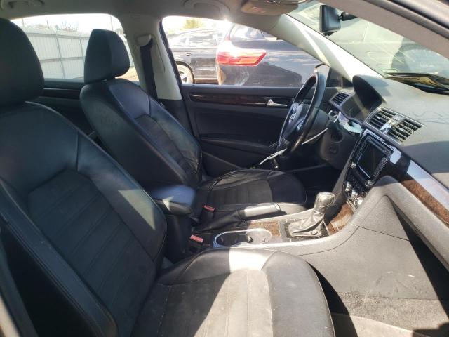 Photo 9 from auction – 2015 VOLKSWAGEN PASSAT SEL with VIN 1VWCT7A35FC021064