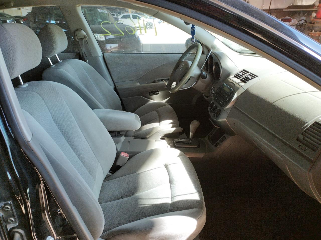 Photo 5 from auction – 2004 NISSAN ALTIMA BAS with VIN 1N4AL11D24C199873