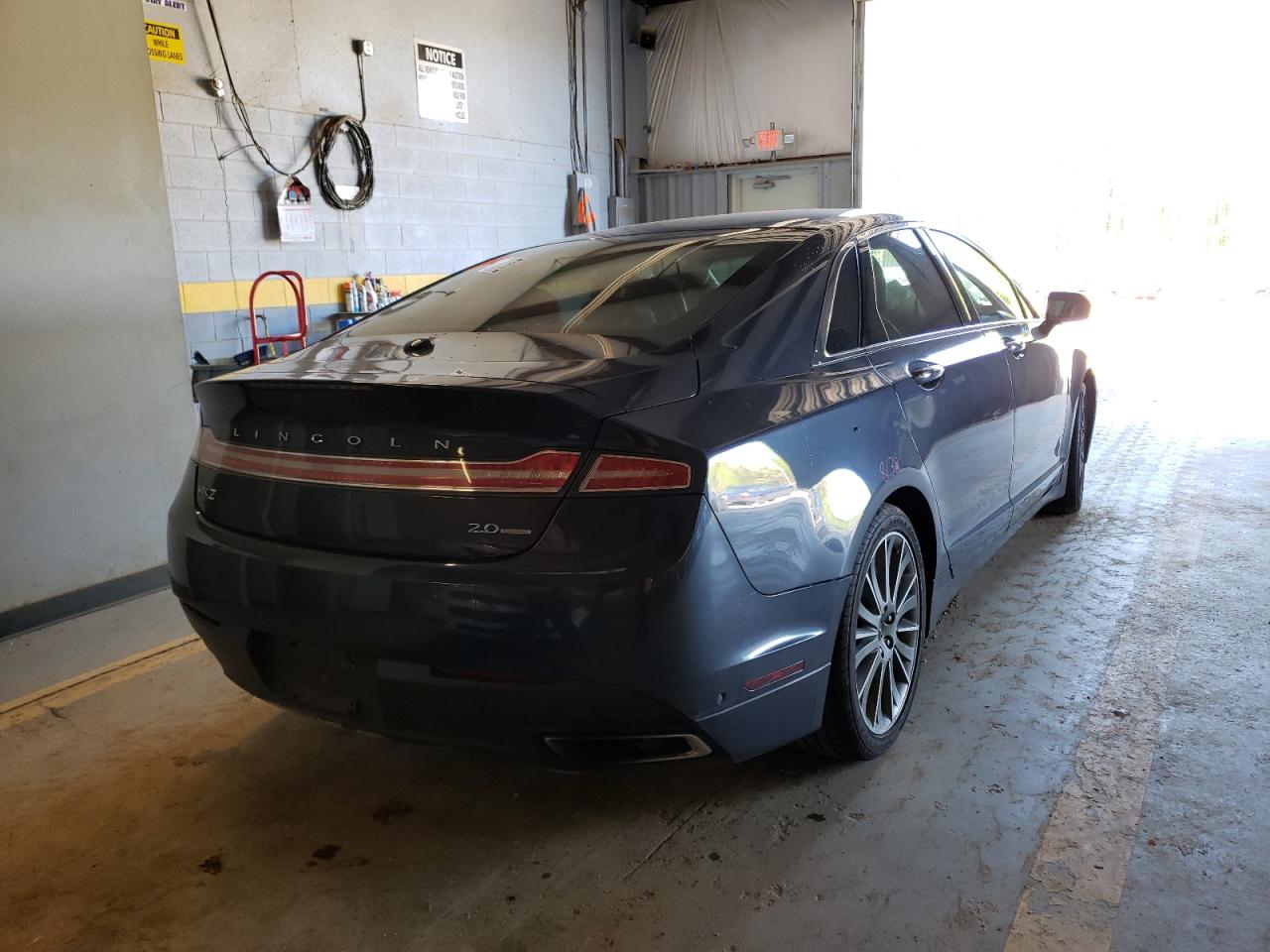Photo 4 from auction – 2013 LINCOLN MKZ with VIN 3LN6L2G91DR809462