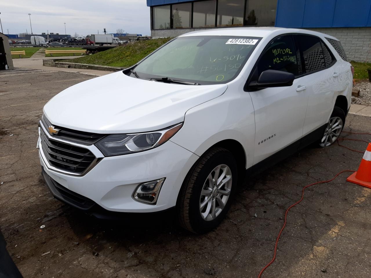 Photo 2 from auction – 2018 CHEVROLET EQUINOX LS with VIN 2GNAXREV2J6285096