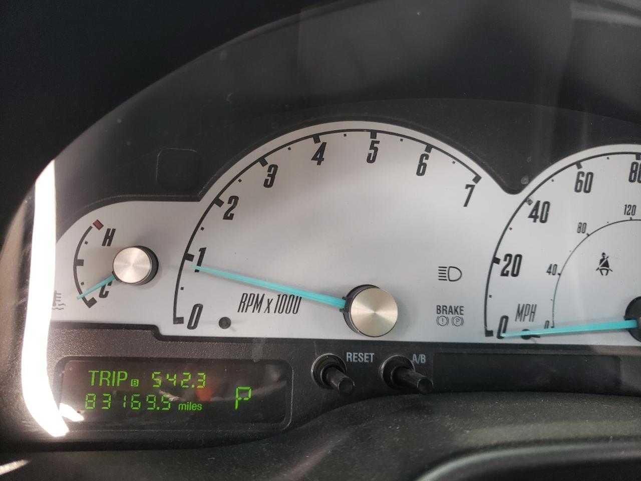 Photo 8 from auction – 2002 FORD THUNDERBIR with VIN 1FAHP64A72Y100045