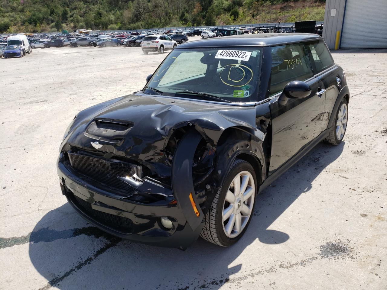 Photo 2 from auction – 2010 MINI COOPER S with VIN WMWMF7C5XATX41303