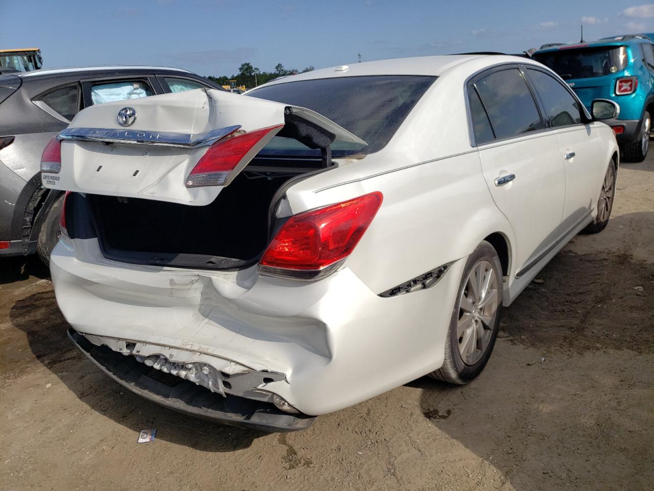 Photo 4 from auction – 2012 TOYOTA AVALON BAS with VIN 4T1BK3DB6CU471773