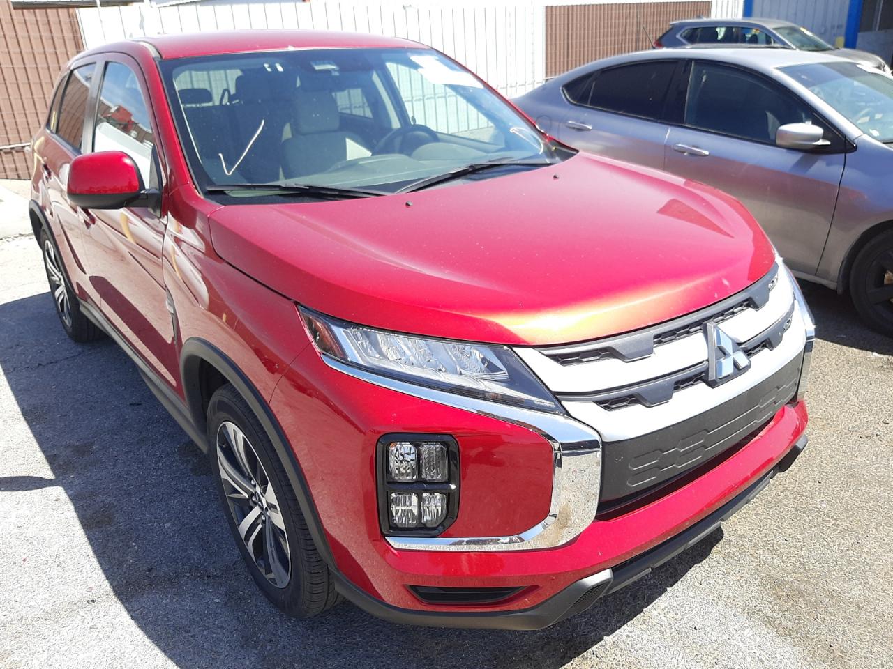 Photo 1 from auction – 2021 MITSUBISHI OUTLANDER with VIN JA4ARUAU0MU021796