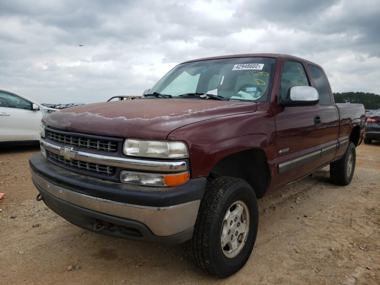 Photo 2 from auction – 2000 CHEVROLET SILVERADO with VIN 1GCEK19T1YE405690