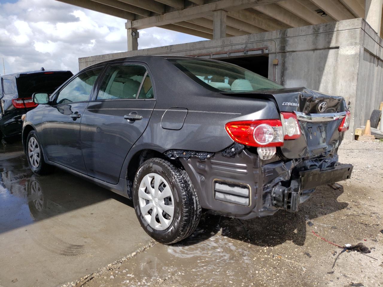 Photo 3 from auction – 2013 TOYOTA COROLLA BA with VIN 2T1BU4EEXDC104953
