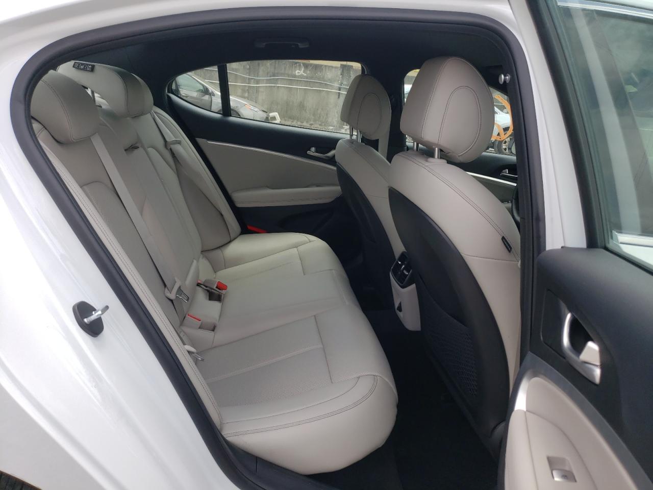 Foto 6 de la subasta – 2022 GENESIS G70 BASE con VIN KMTG34TA4NU093351