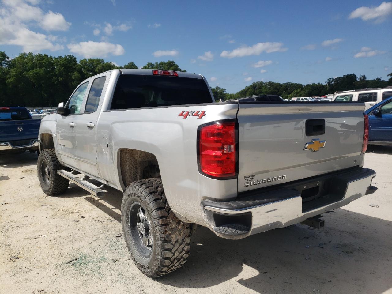 Photo 3 from auction – 2018 CHEVROLET SILVERADO with VIN 1GCVKREC4JZ181897