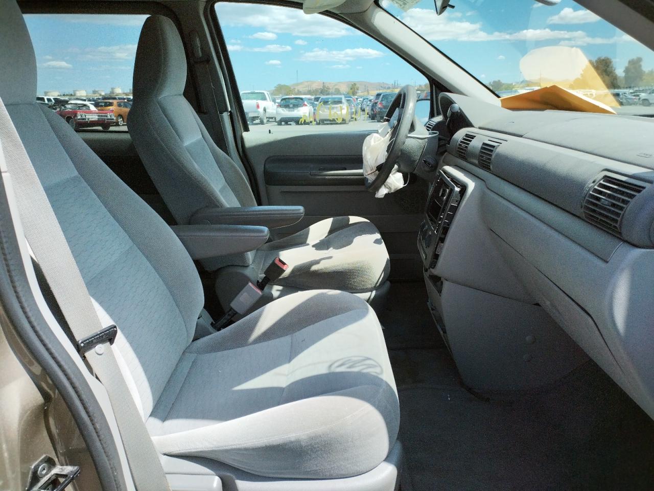 Photo 5 from auction – 2005 FORD FREESTAR S with VIN 2FMZA50655BA60024