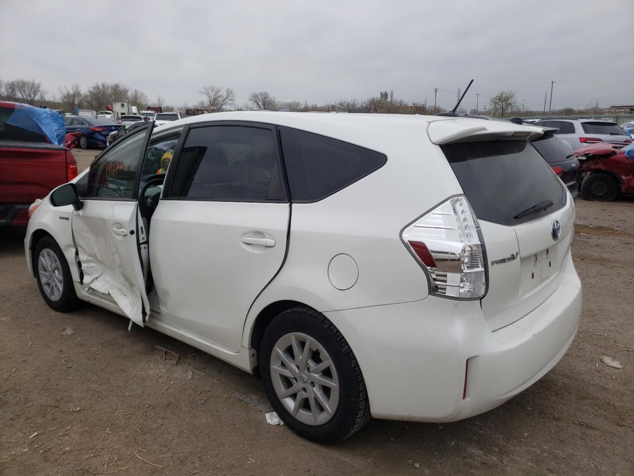 Photo 3 from auction – 2012 TOYOTA PRIUS V with VIN JTDZN3EU9C3070881