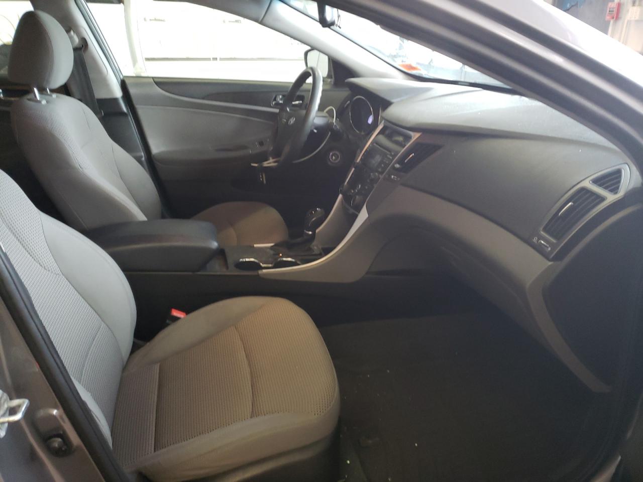 Photo 5 from auction – 2012 HYUNDAI SONATA GLS with VIN 5NPEB4ACXCH481964