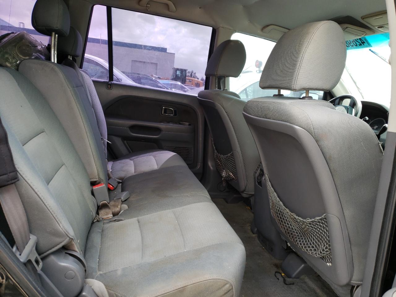 Photo 6 from auction – 2006 HONDA PILOT LX with VIN 5FNYF28156B018532