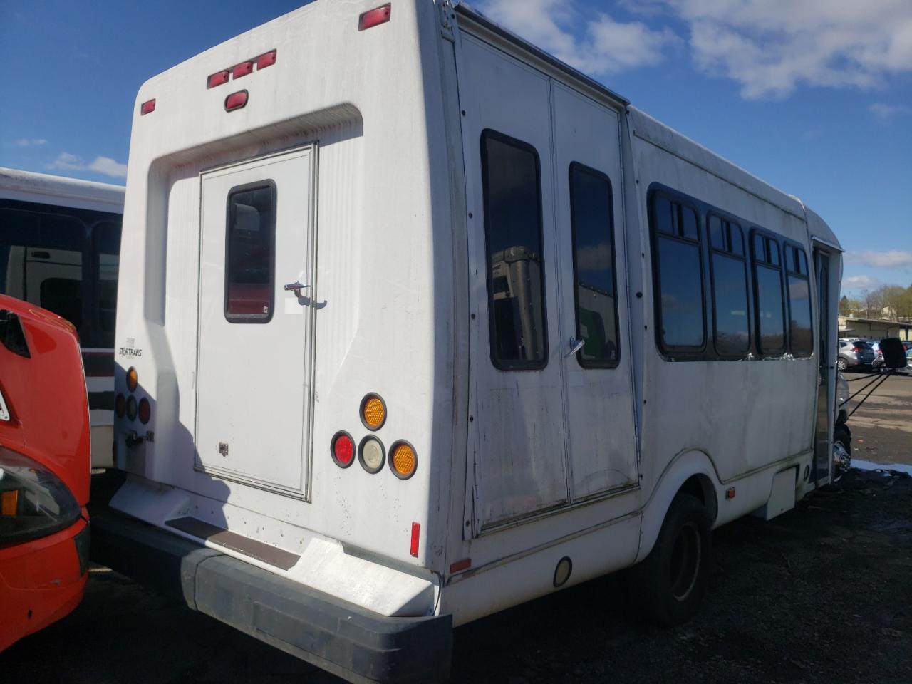 Photo 4 from auction – 2005 FORD ECONOLINE with VIN 1FDXE45S05HA10355