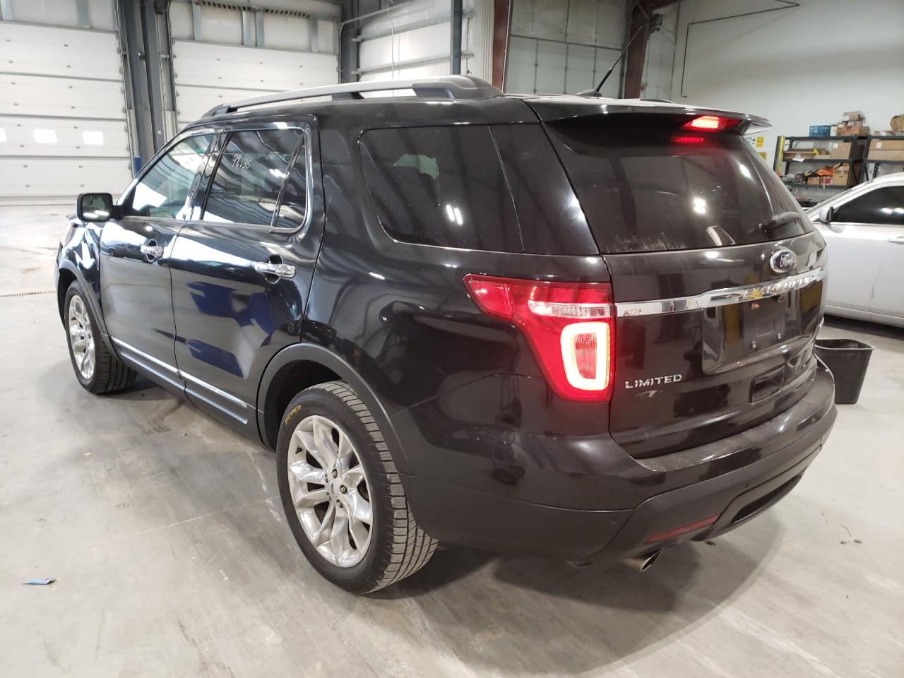Photo 3 from auction – 2014 FORD EXPLORER L with VIN 1FM5K7F83EGA96951