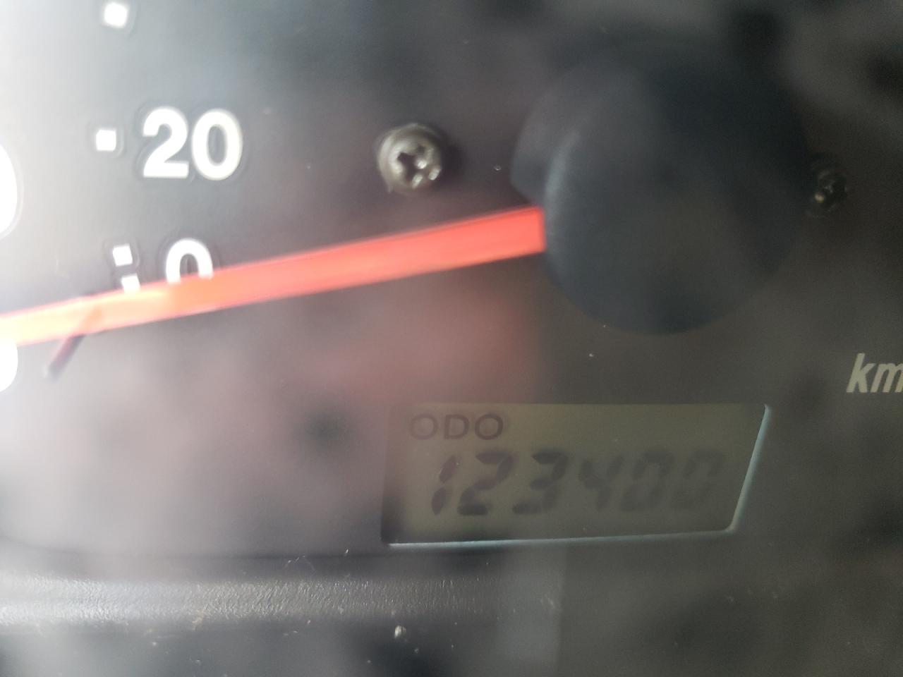 Photo 8 from auction – 2004 CHEVROLET TRACKER with VIN 2CNBJ134246906296