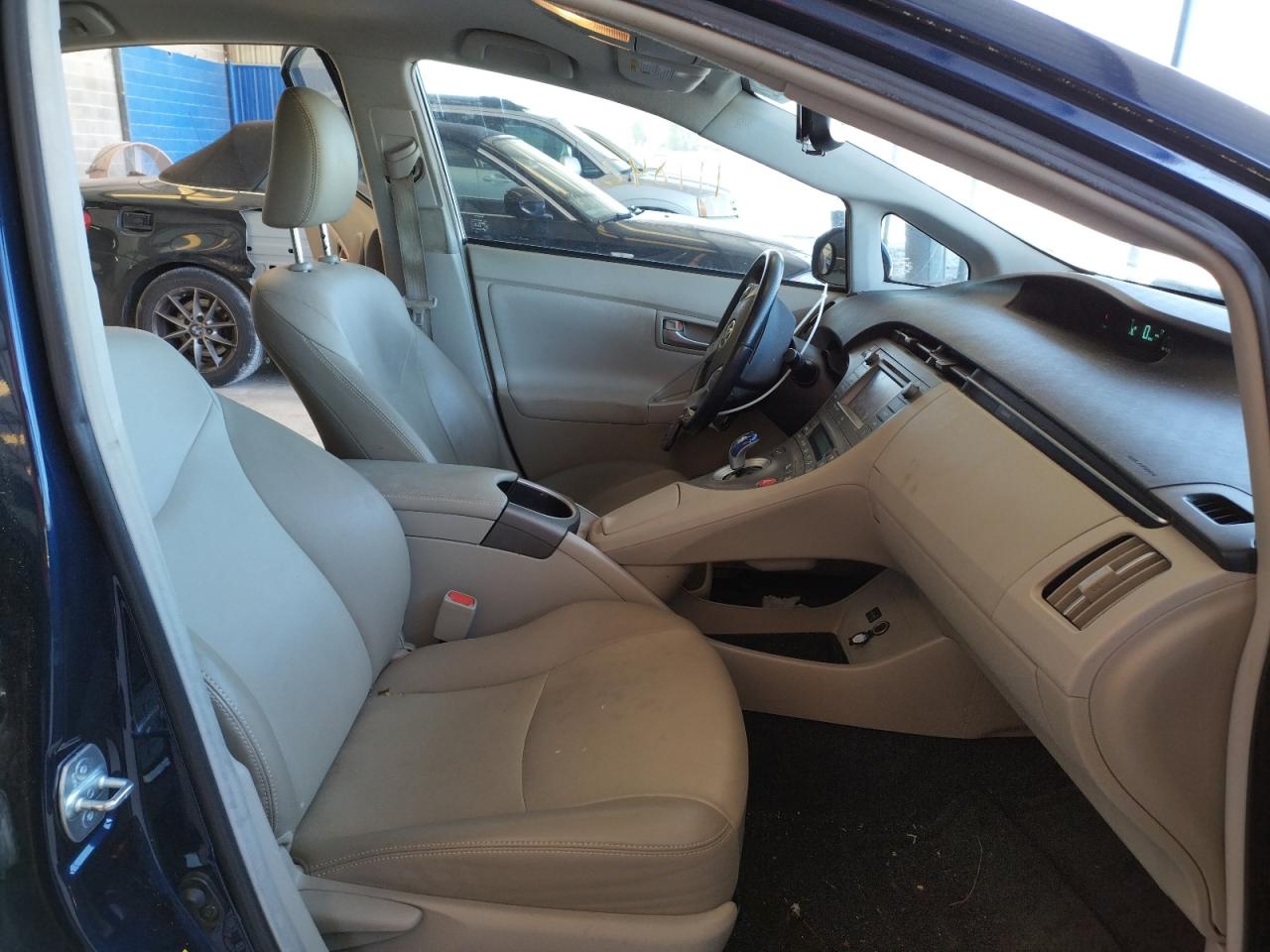 Photo 5 from auction – 2014 TOYOTA PRIUS with VIN JTDKN3DU3E1770302