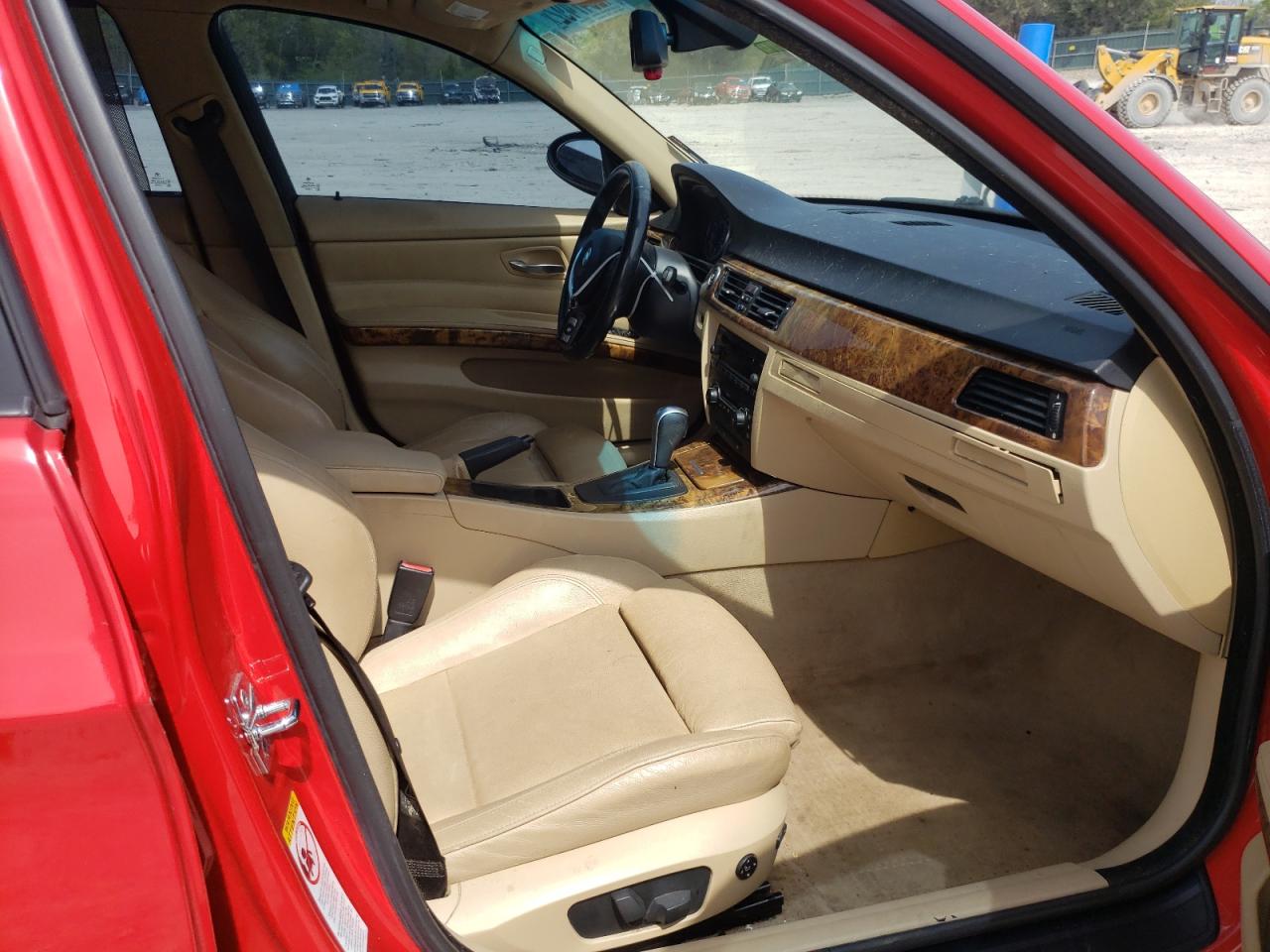 Photo 5 from auction – 2006 BMW 325I with VIN WBAVB17506NK41041