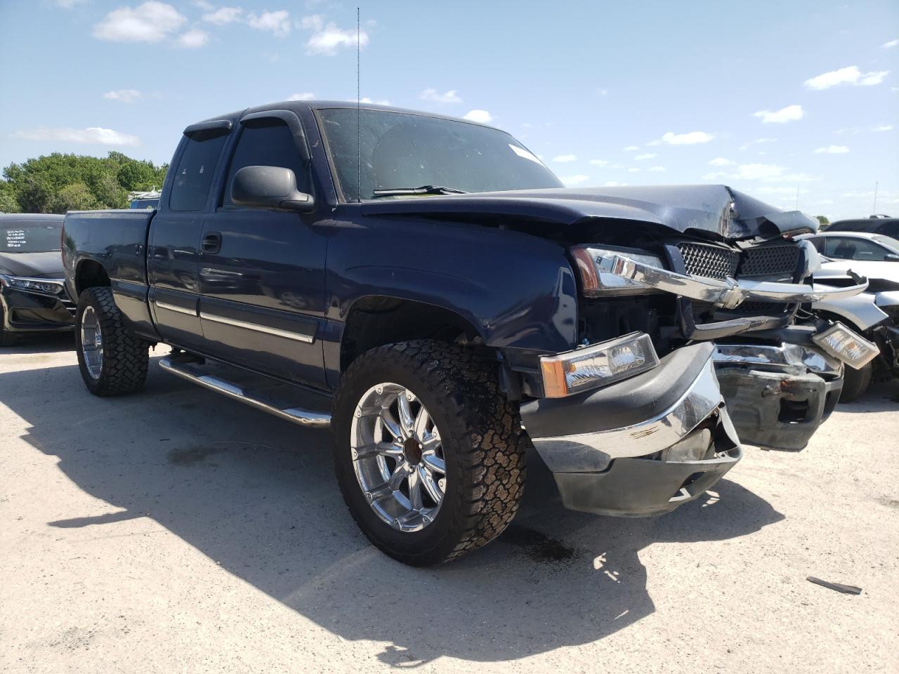 CHEVROLET SILVERADO 2005 with VIN 2GCEC19V251169207 - Photo from auction