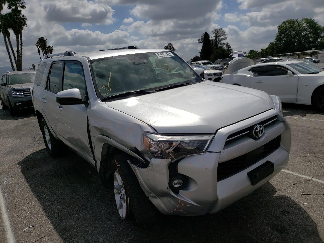 TOYOTA 4RUNNER SR 2021 with VIN JTEMU5JR7M5882434 - Photo from auction