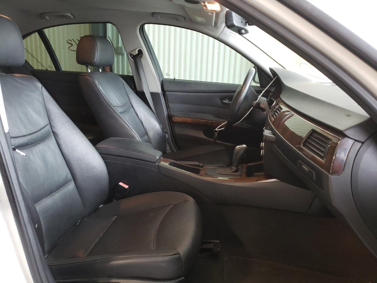 Photo 5 from auction – 2011 BMW 328 I with VIN WBAPH7G52BNN03016