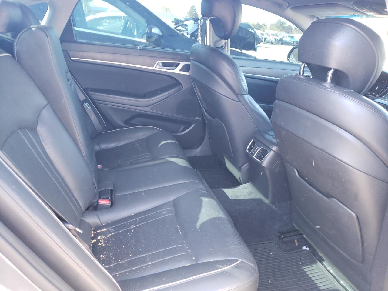 Photo 6 from auction – 2015 HYUNDAI GENESIS 3. with VIN KMHGN4JE3FU074835