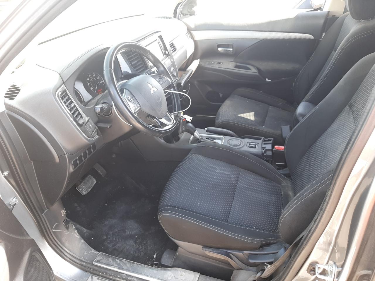 Photo 5 from auction – 2016 MITSUBISHI OUTLANDER with VIN JA4AD3A37GZ028901