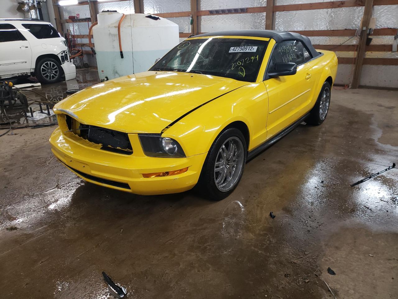 Photo 2 from auction – 2005 FORD MUSTANG with VIN 1ZVFT84N655207294