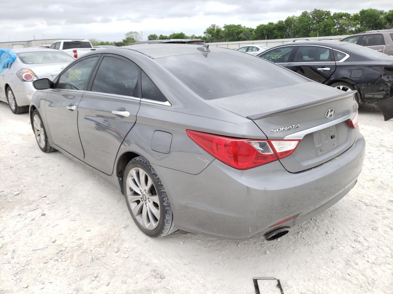 Photo 3 from auction – 2013 HYUNDAI SONATA SE with VIN 5NPEC4AB3DH524837