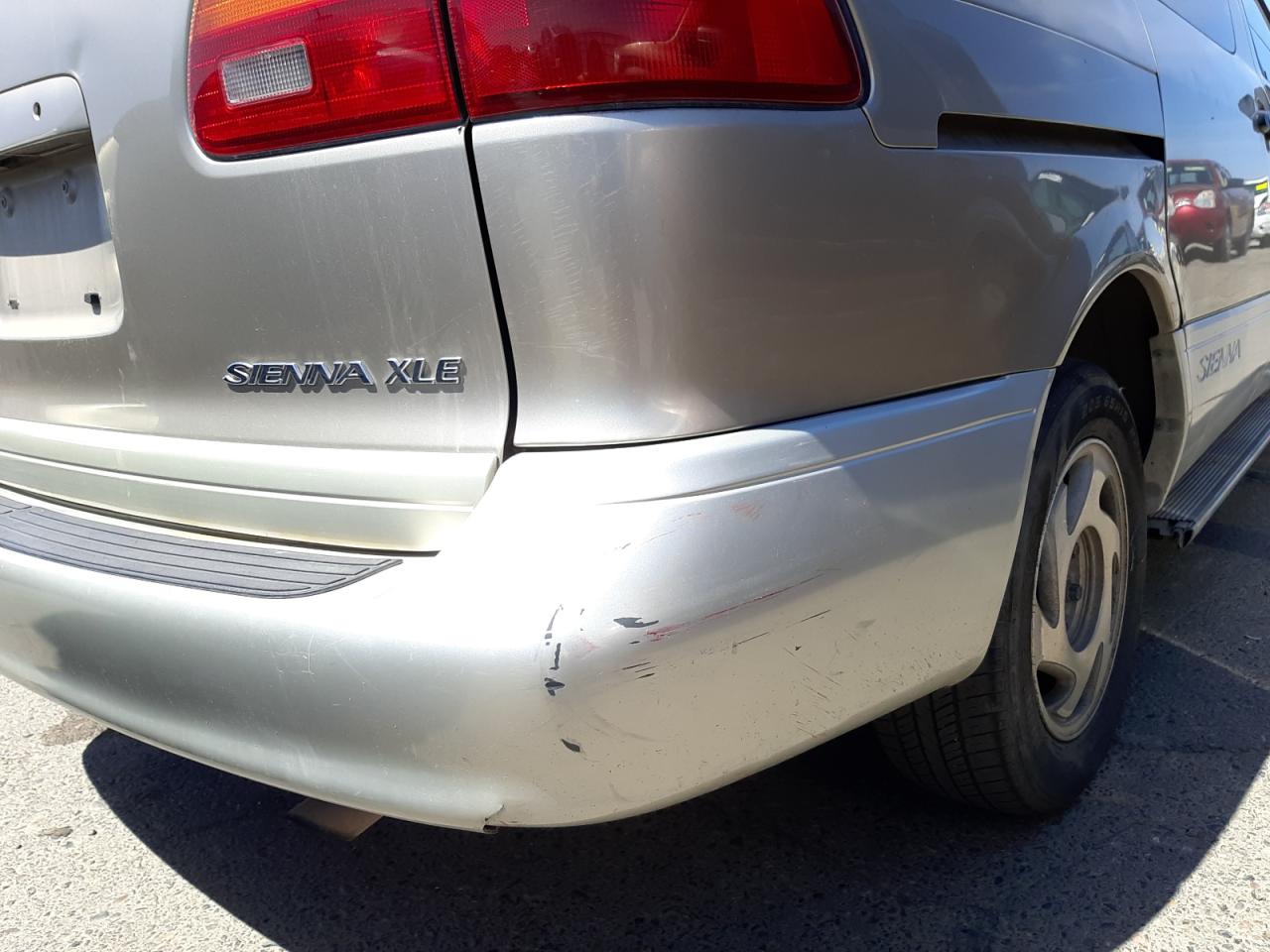 Photo 9 from auction – 2000 TOYOTA SIENNA LE with VIN 4T3ZF13C7YU315578