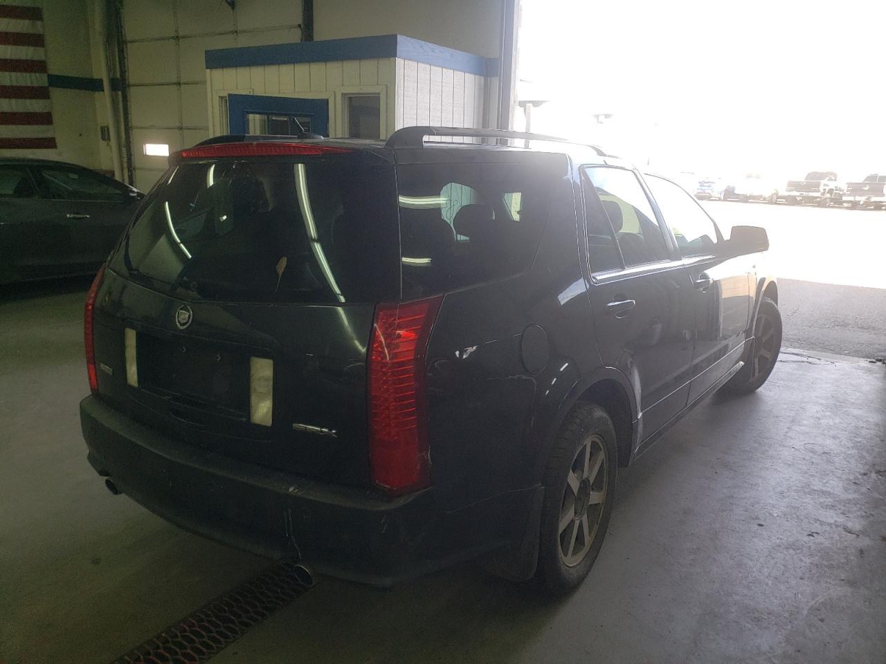Photo 4 from auction – 2004 CADILLAC SRX with VIN 1GYEE63A740175487