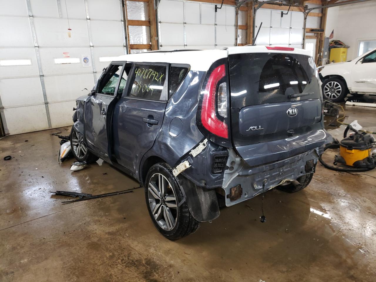 Photo 3 from auction – 2016 KIA SOUL + with VIN KNDJP3A50G7275610
