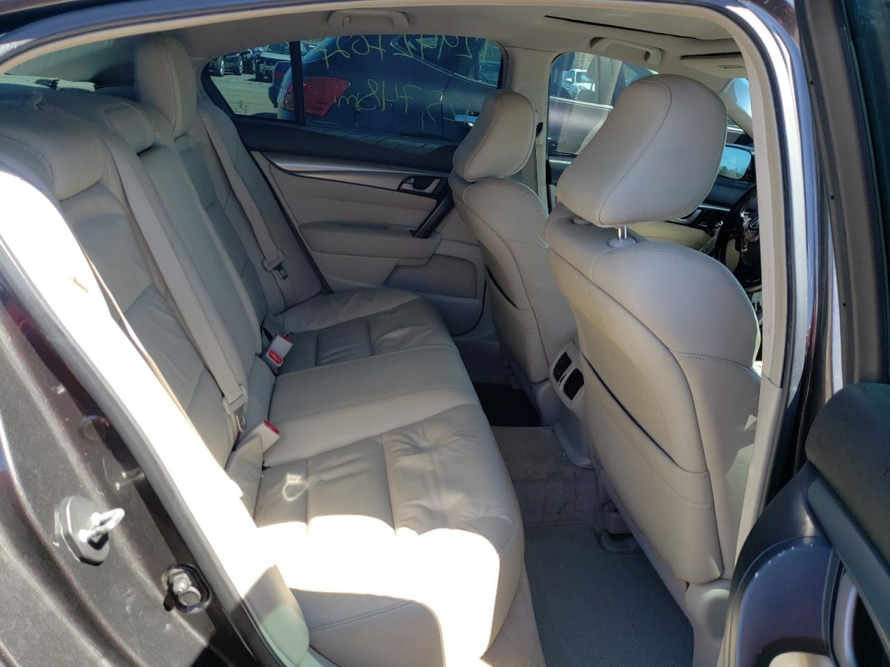 Photo 6 from auction – 2010 ACURA TL with VIN 19UUA8F27AA002069