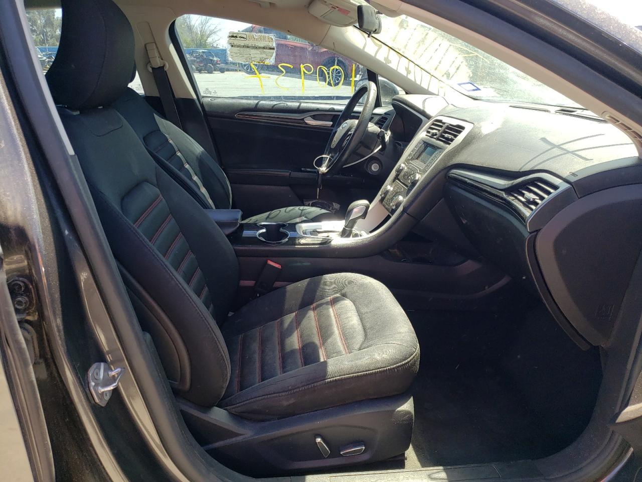 Photo 5 from auction – 2016 FORD FUSION SE with VIN 3FA6P0H71GR113916