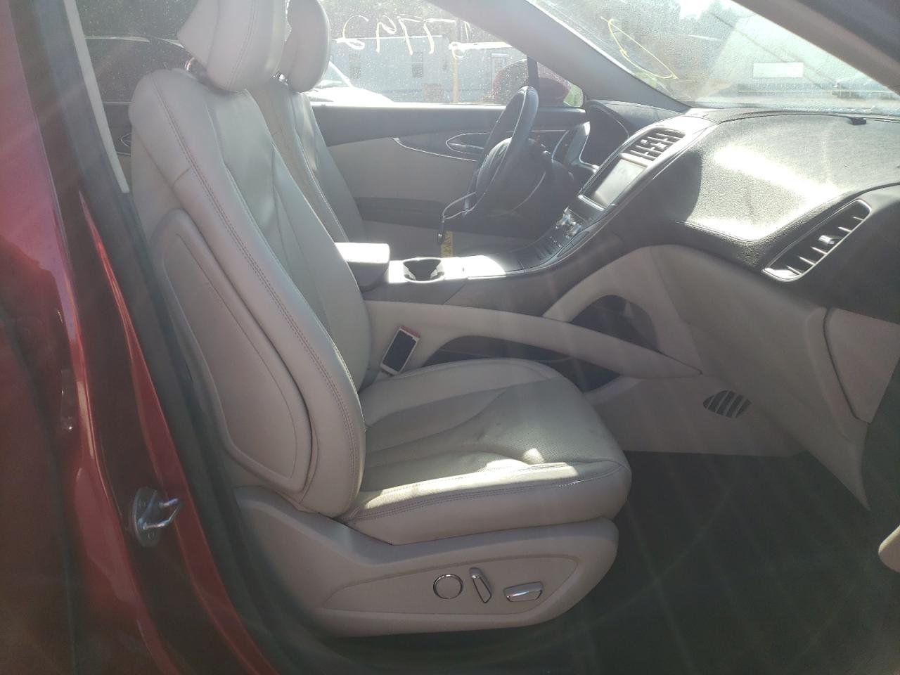 Photo 5 from auction – 2016 LINCOLN MKX RESERV with VIN 2LMTJ8LP9GBL37650