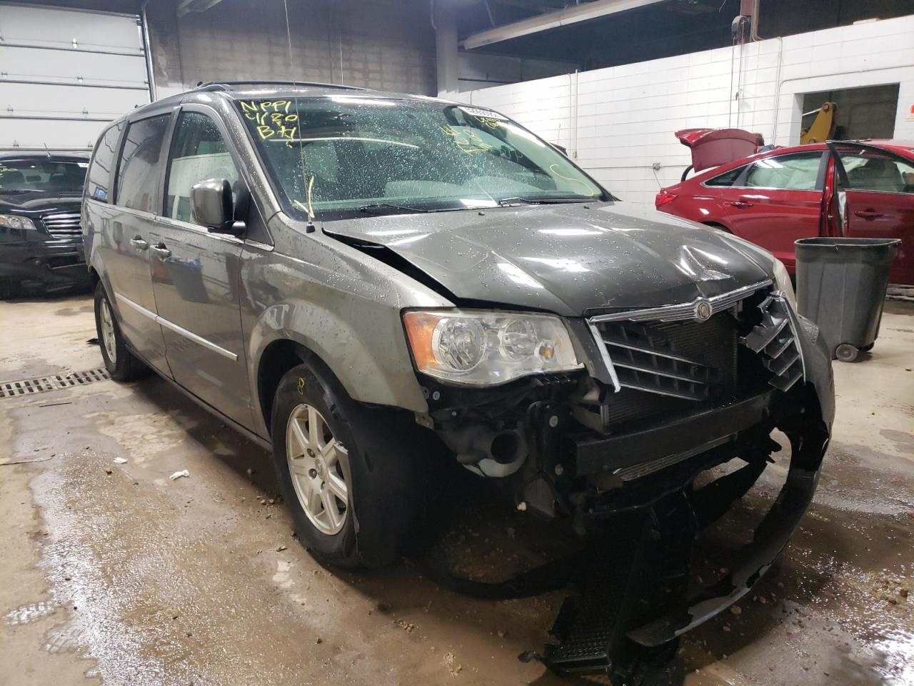 CHRYSLER TOWN & COU 2010 with VIN 2A4RR5D14AR240117 - Photo from auction