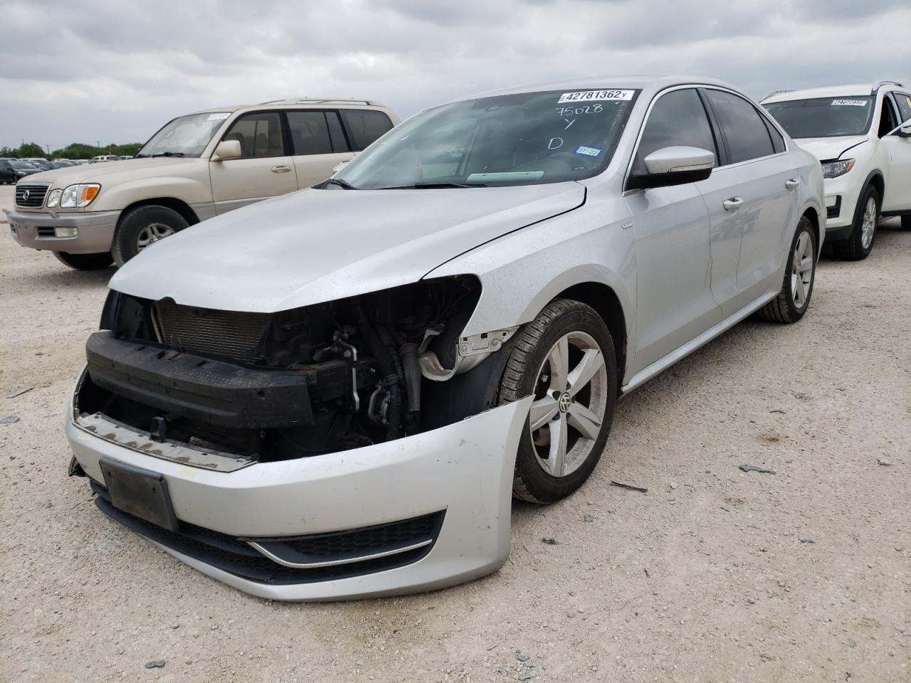 Photo 2 from auction – 2014 VOLKSWAGEN PASSAT S with VIN 1VWAT7A30EC038893