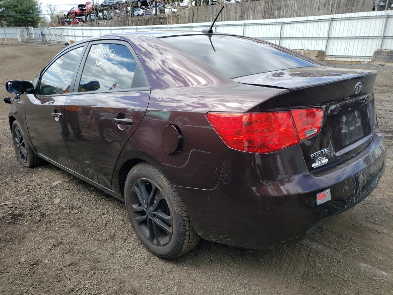 Photo 3 from auction – 2011 KIA FORTE EX with VIN KNAFU4A26B5333411