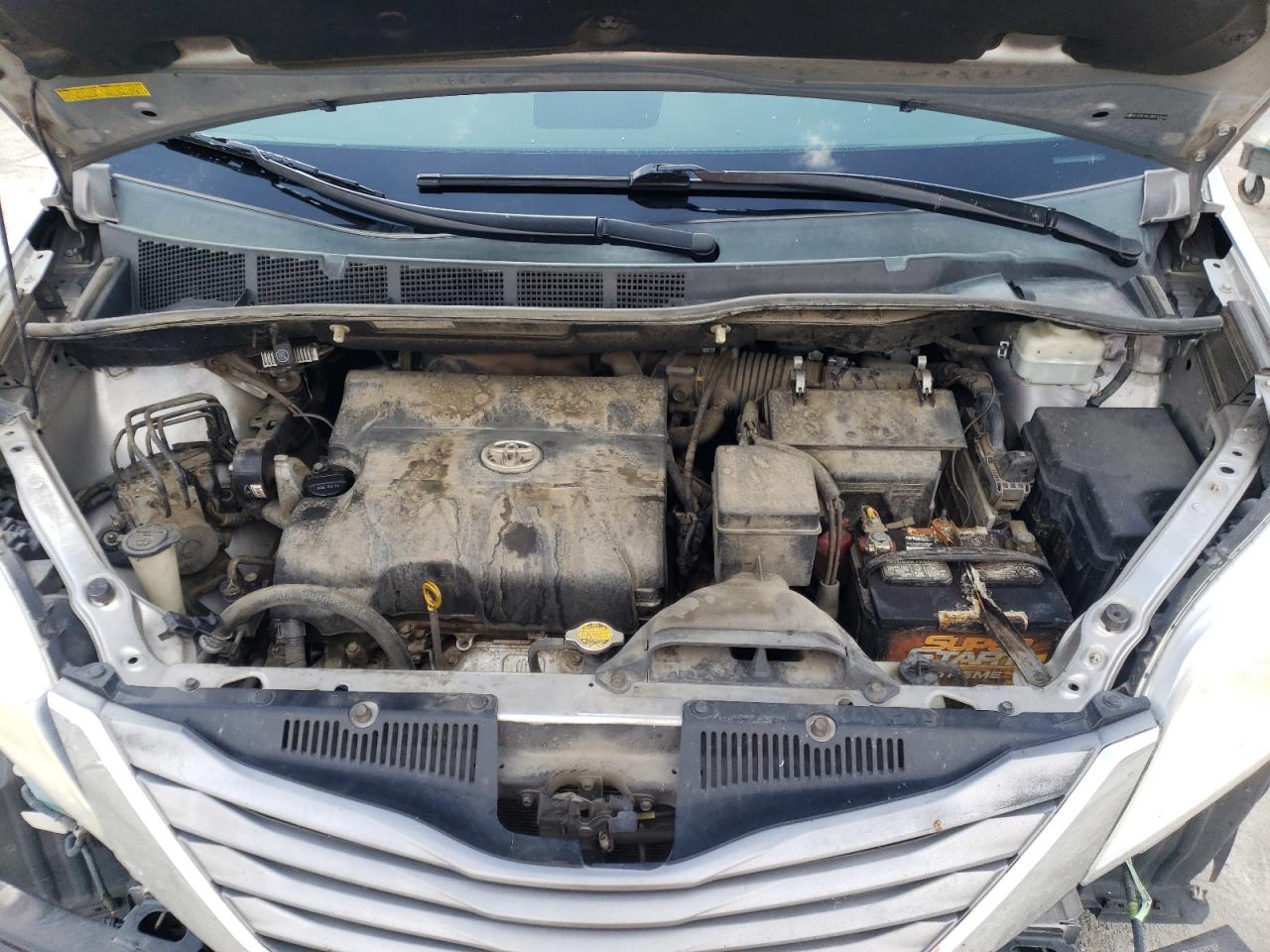Photo 7 from auction – 2011 TOYOTA SIENNA XLE with VIN 5TDYK3DC3BS010458