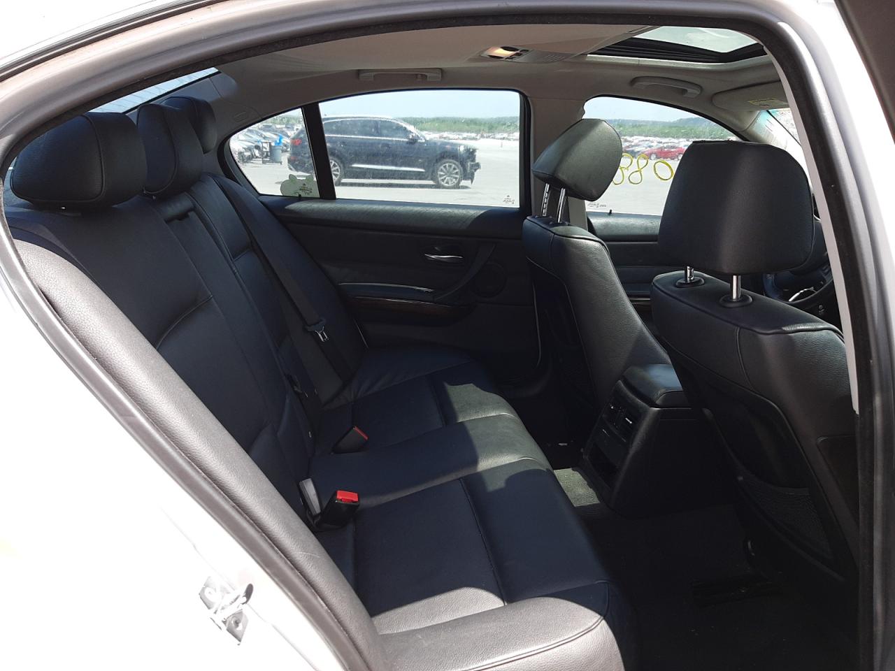 Photo 6 from auction – 2006 BMW 330 I with VIN WBAVB33536KS31879