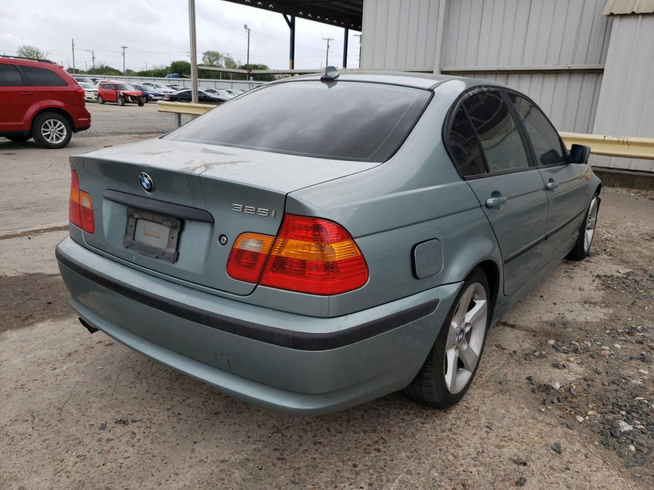 Photo 4 from auction – 2004 BMW 325 I with VIN WBAET37424NJ84273