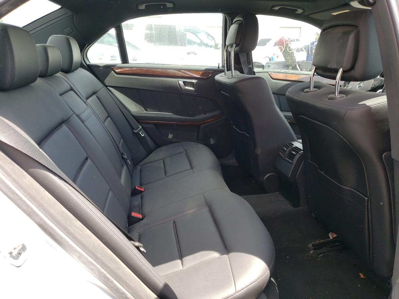 Photo 6 from auction – 2012 MERCEDES-BENZ E 350 with VIN WDDHF5KB3CA564338