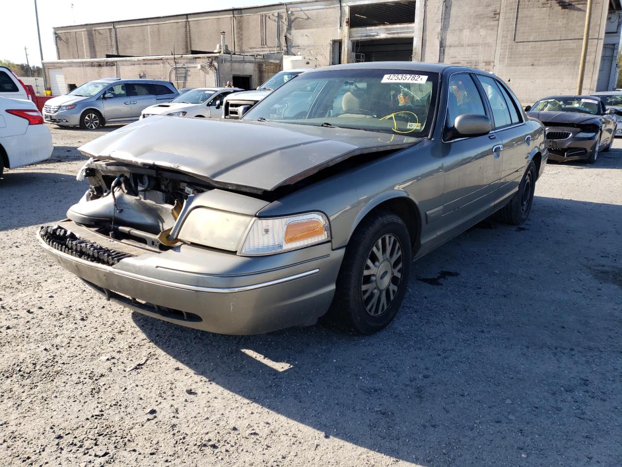 Photo 2 from auction – 2003 FORD CROWN VICT with VIN 2FAFP73W03X137269