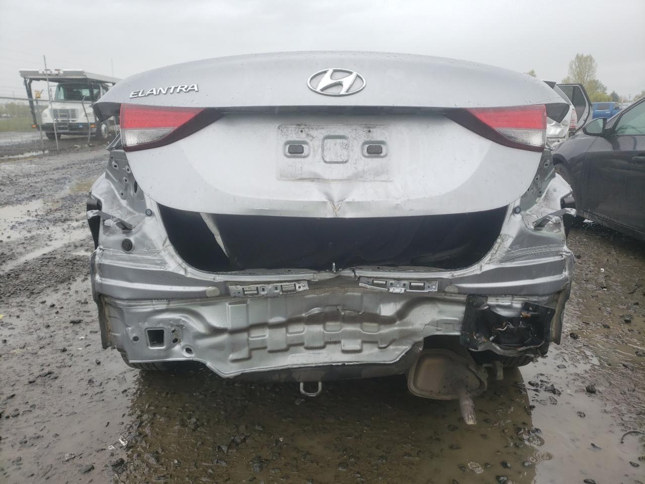 Photo 9 from auction – 2016 HYUNDAI ELANTRA SE with VIN 5NPDH4AE7GH743814