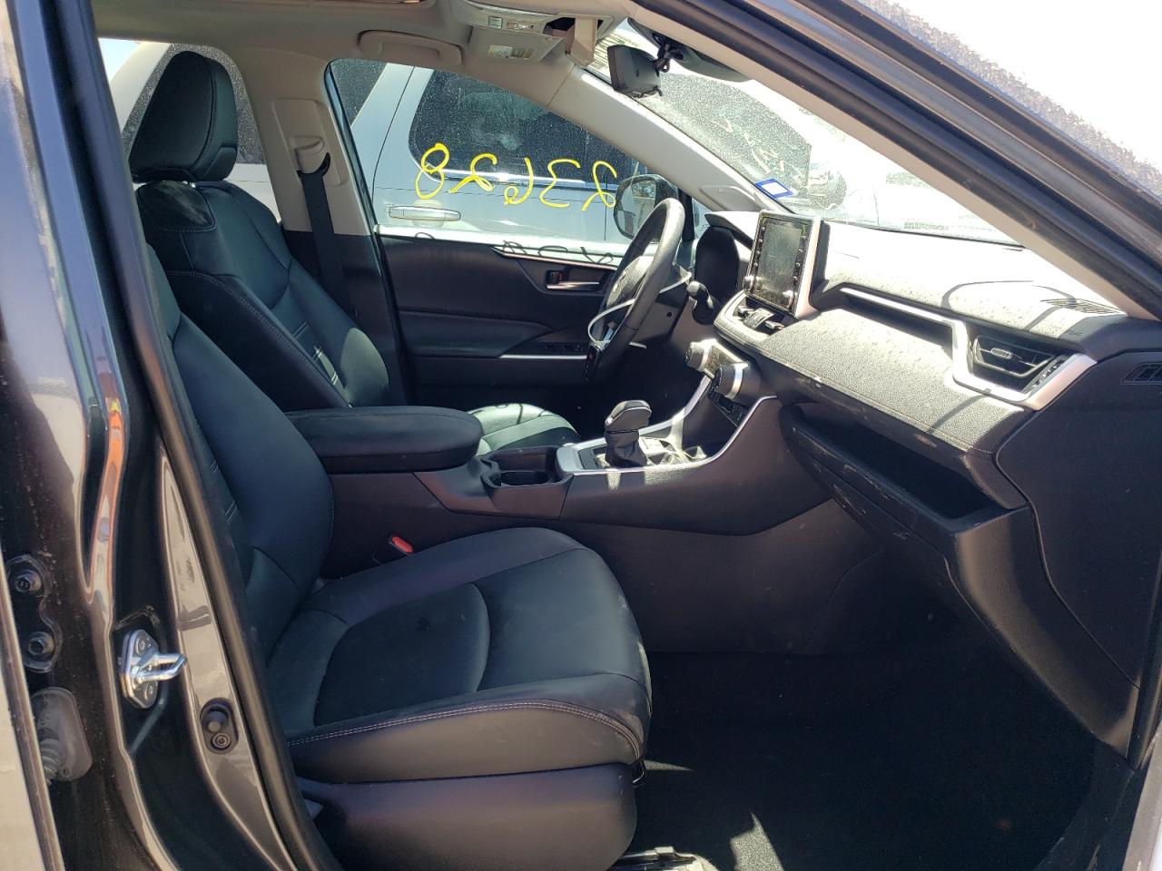 Photo 5 from auction – 2021 TOYOTA RAV4 XLE P with VIN 2T3C1RFVXMC085966